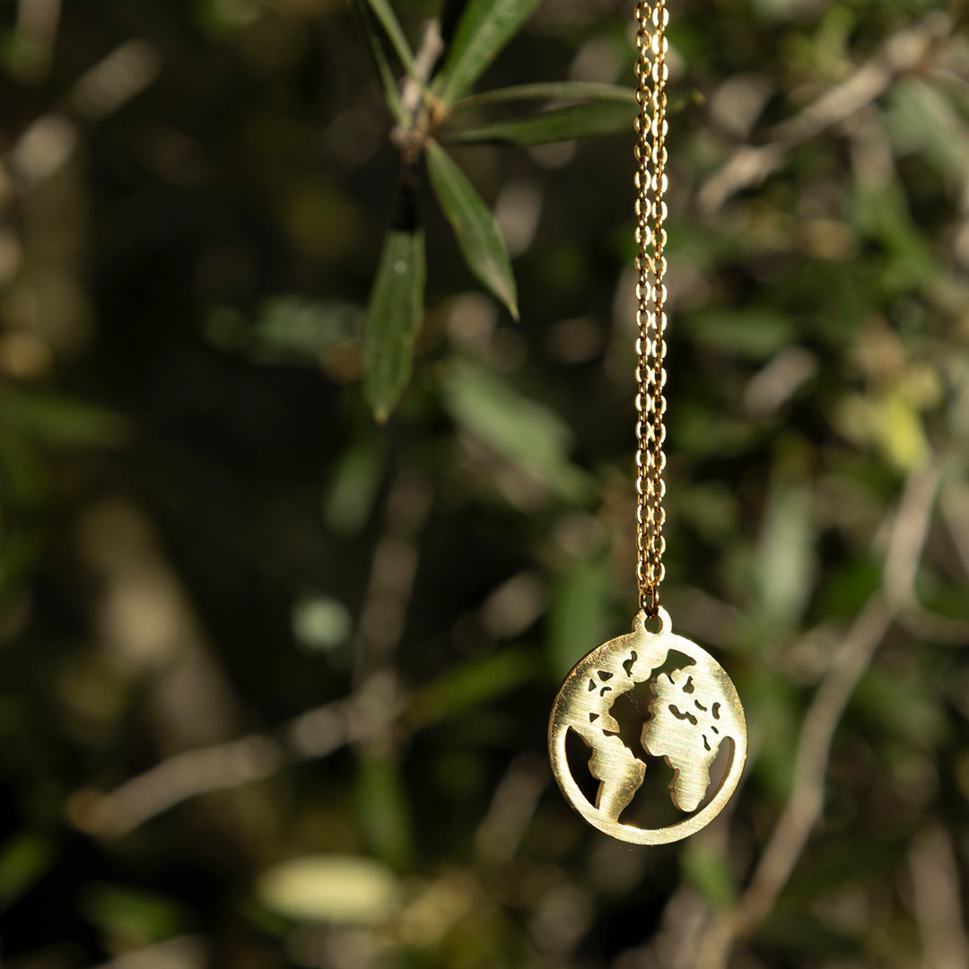 18k gold-plated globe necklace – for women | Wild Tides