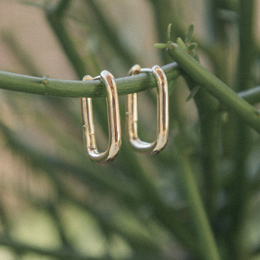 18k vergoldete U-Form Ohrringe – für Damen | Wild Tides