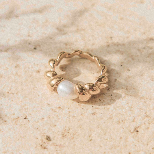 Vergoldeter Ring mit Süßwasserperle von Wild Tides –  elegant & langlebig. 14K Gold-Look für deinen Everyday-Glow.