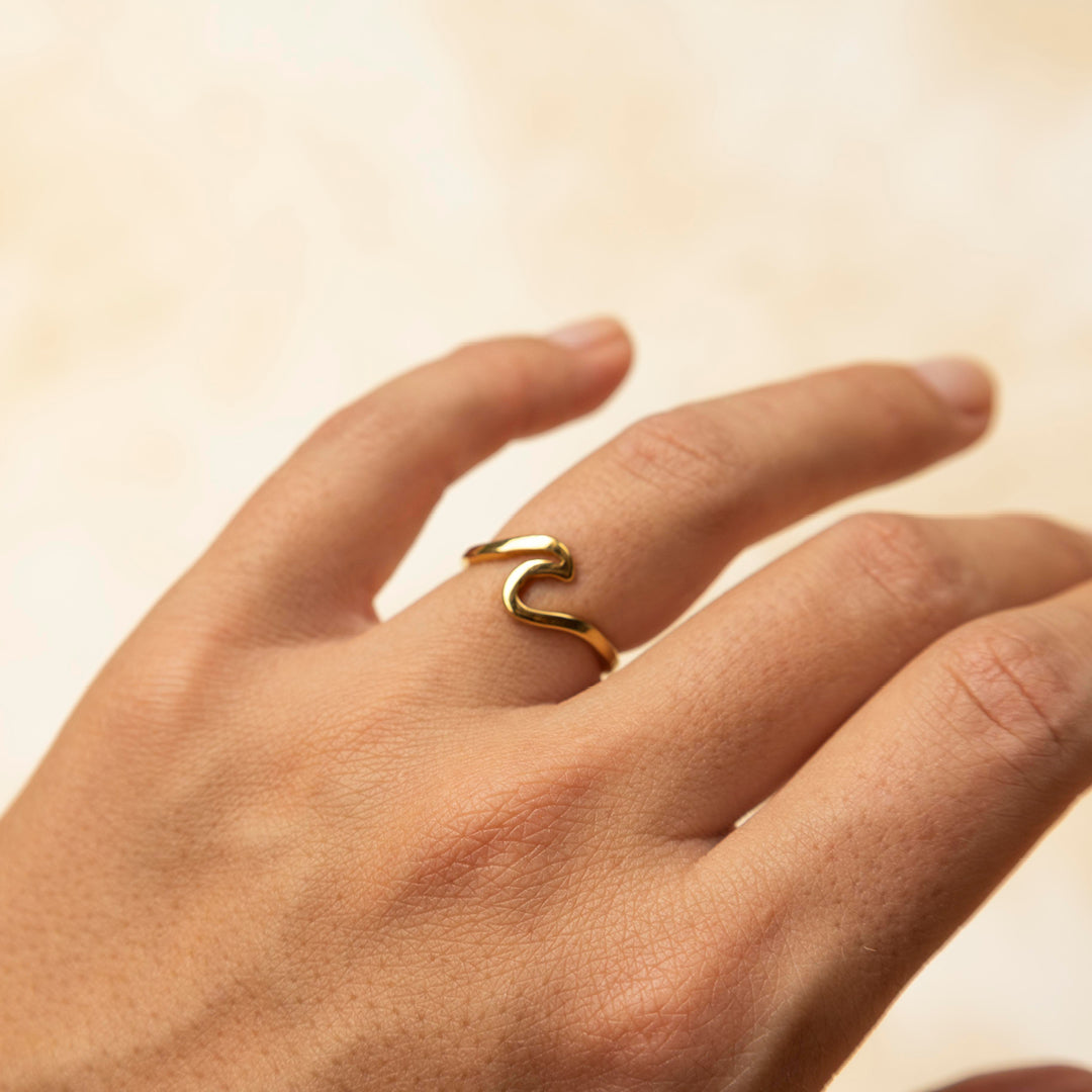 18k vergoldeter Wellen Ring – für Meerliebhaber | Wild Tides