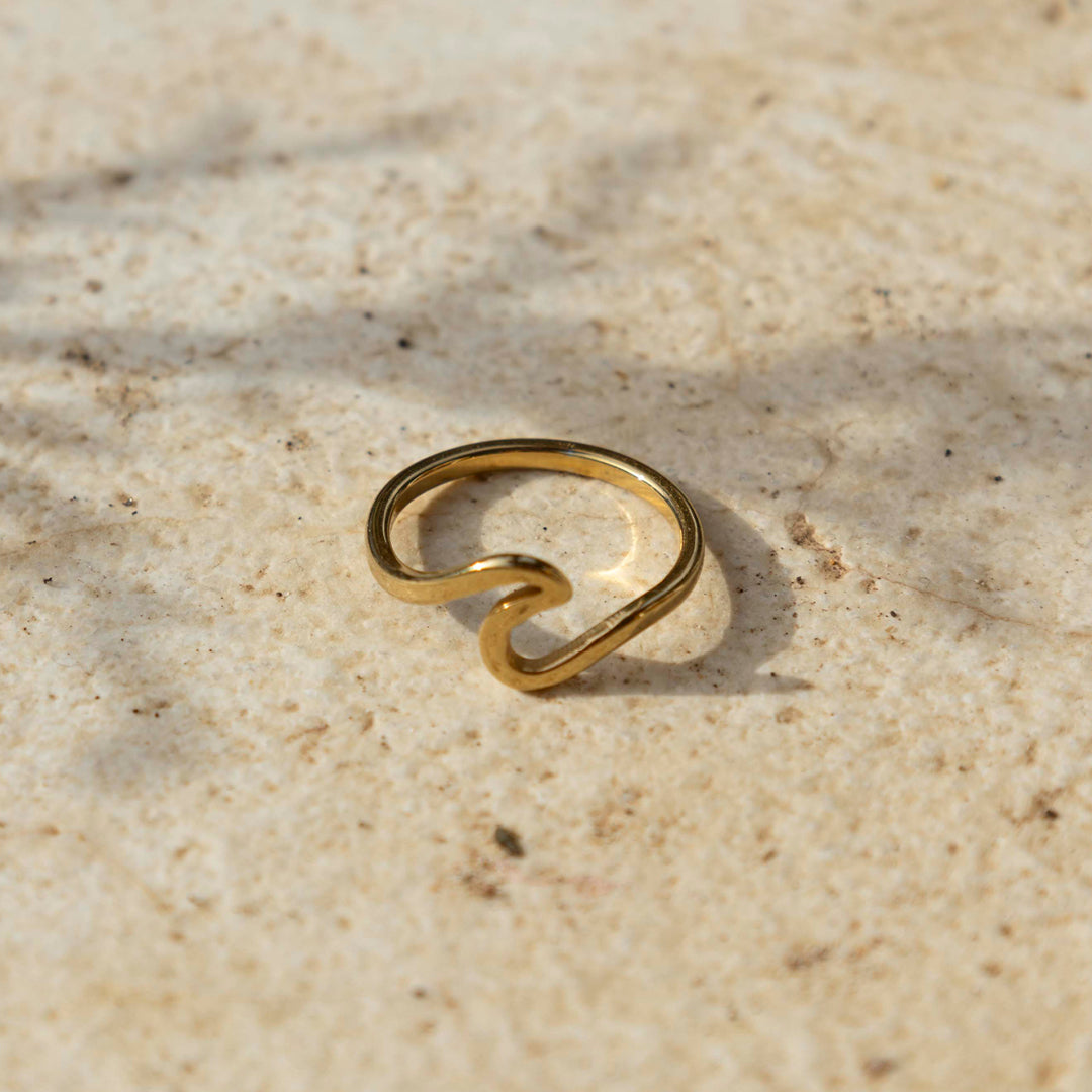 18k vergoldeter Wellen Ring – für Meerliebhaber | Wild Tides