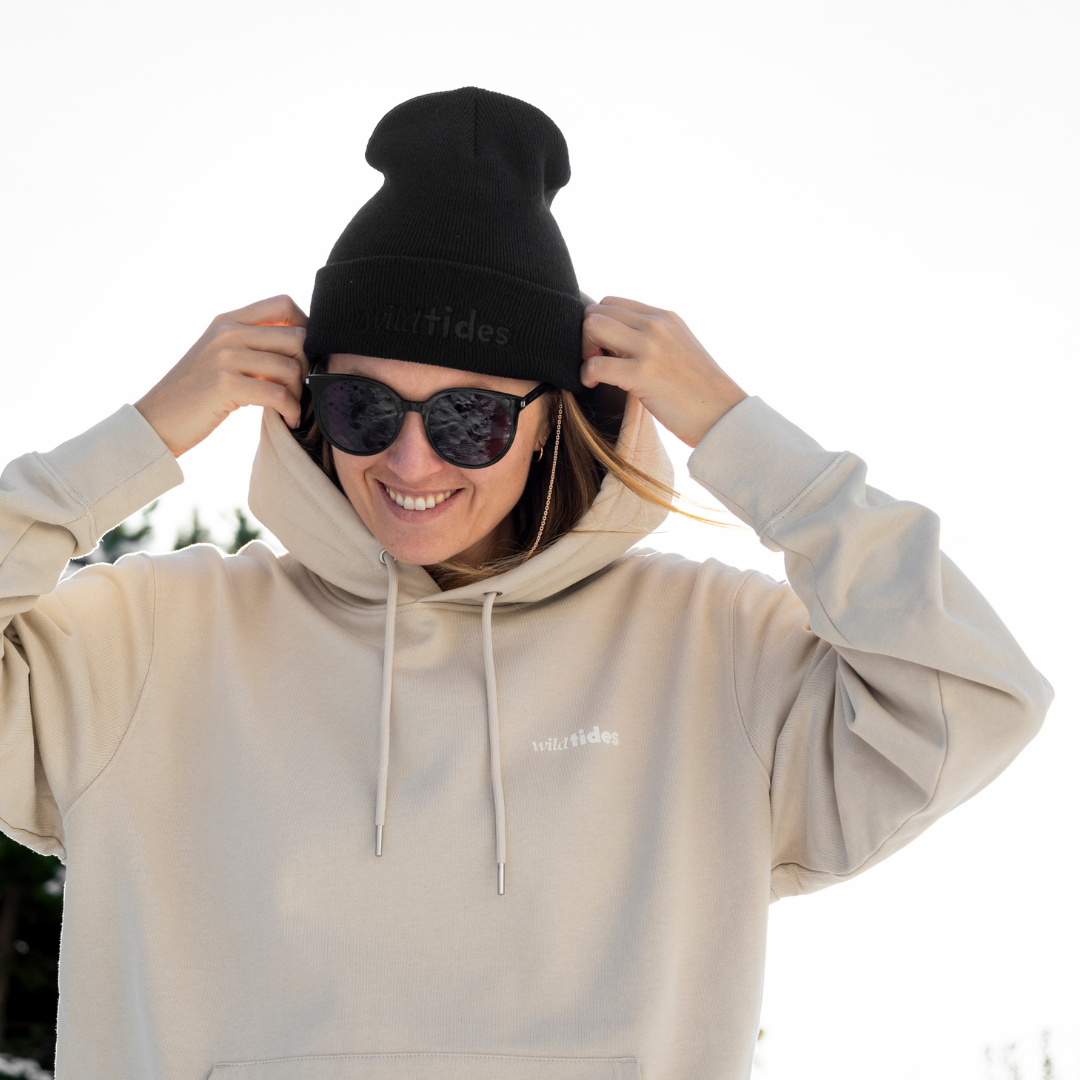 Wildgoal Unisex Hoodie – Reise & Abenteuer Hoodie mit Typografie-Design