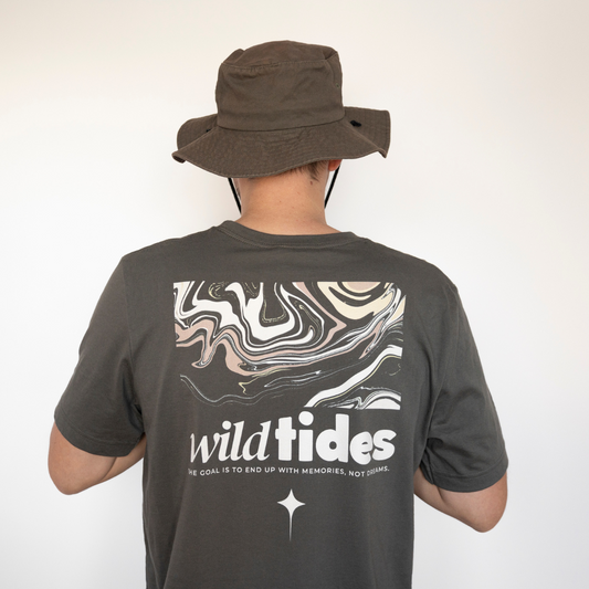 Wildgoal T-Shirt Herren – Abenteuer & Travel-Style mit Typografie-Design